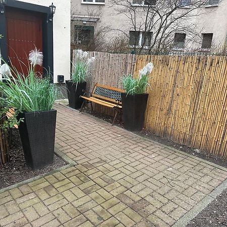 Einzigartige Ferienwohnung Bunt Wie Берлин Екстериор снимка