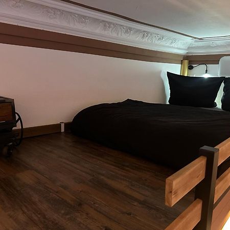 Einzigartige Ferienwohnung Bunt Wie Берлин Екстериор снимка