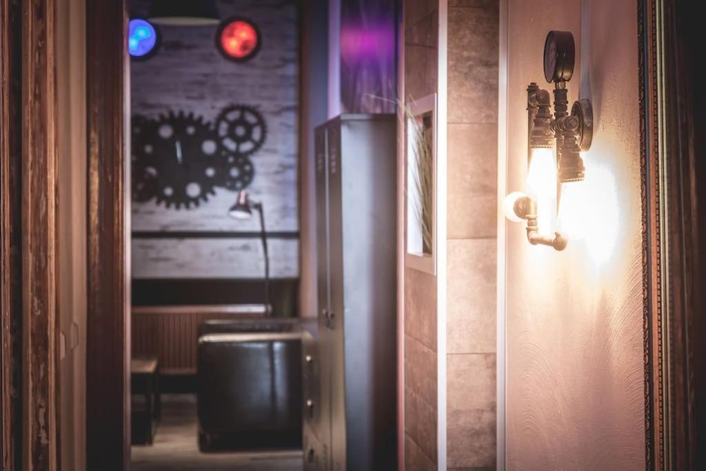 Einzigartige Ferienwohnung Bunt Wie Берлин Екстериор снимка
