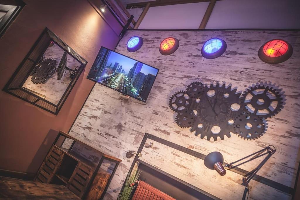 Einzigartige Ferienwohnung Bunt Wie Берлин Екстериор снимка